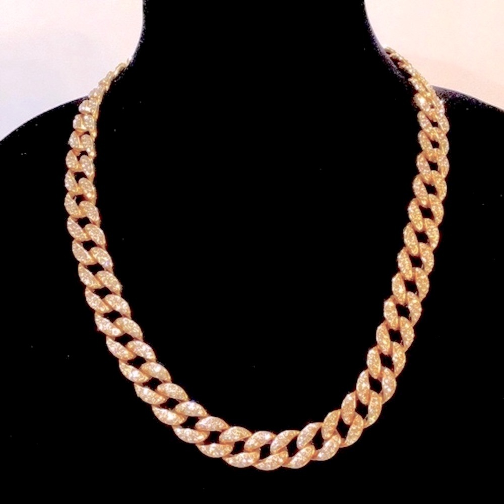 Sparkling Pavé crystals on bold golden chain